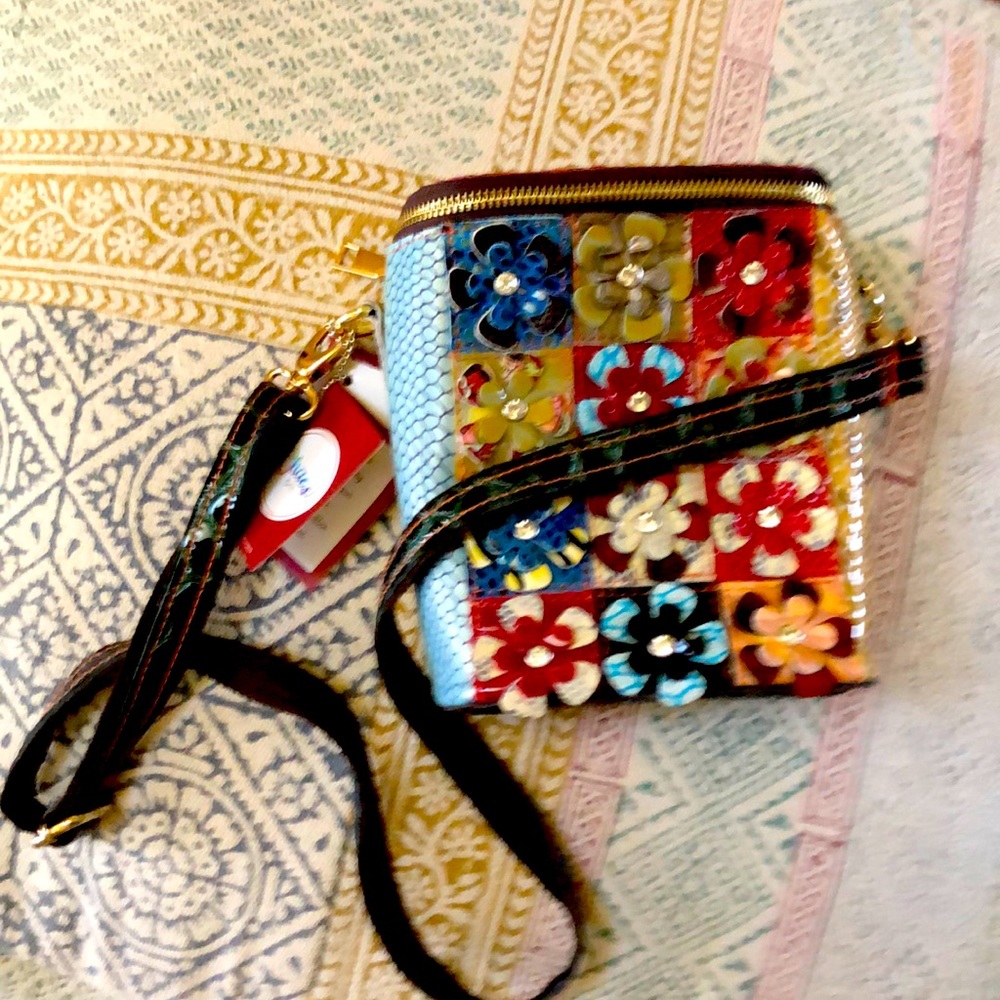 Chaos  crossbody bucket bag